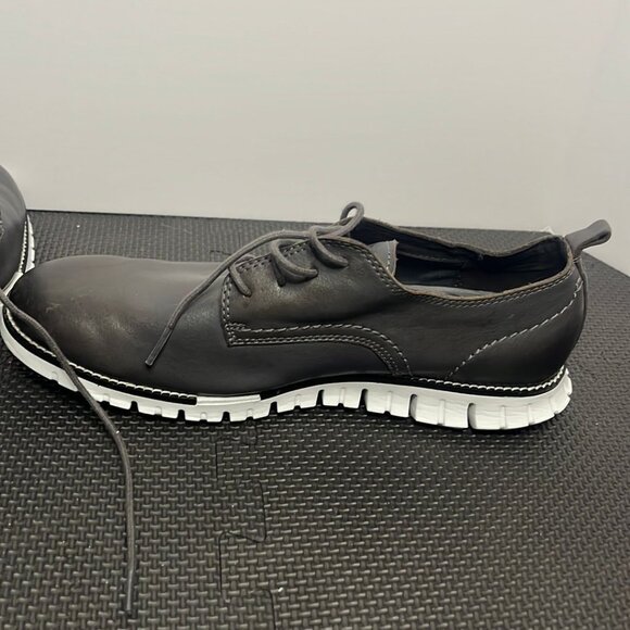 Size 9 Men's Cole Haan ZEROGRAND Plain Toe Dress Shoes - Picture 5 of 8